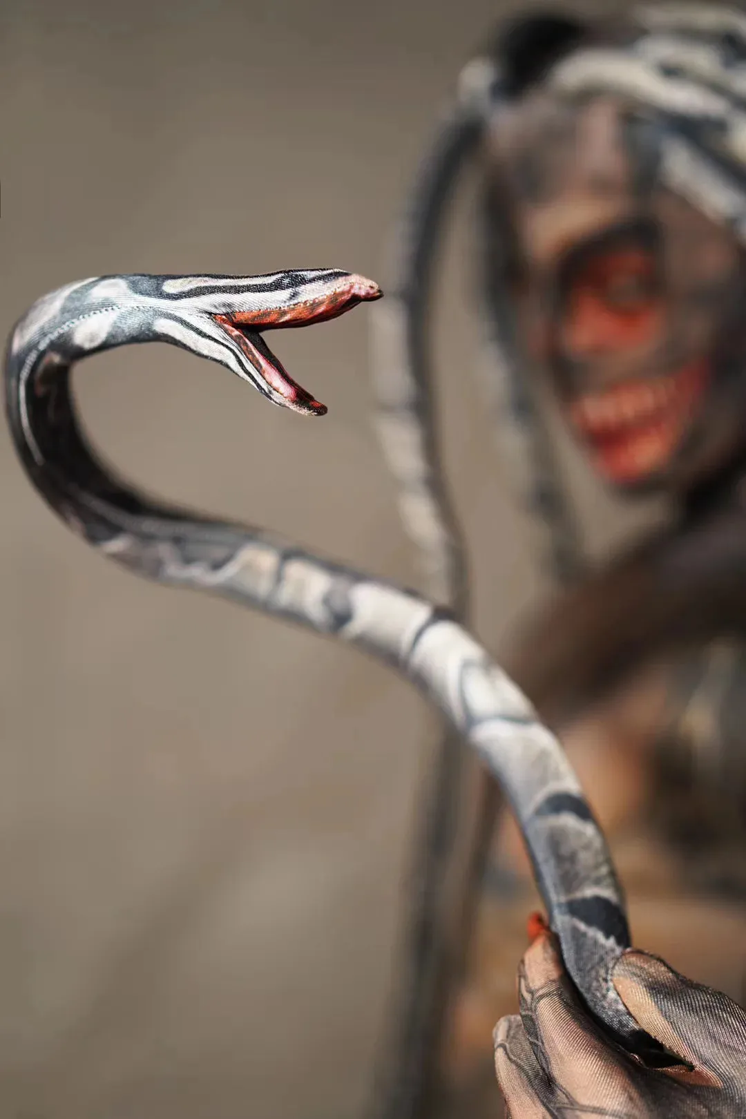 cosplay Halloween horror thriller alien serpentine lifelike jumpsuit